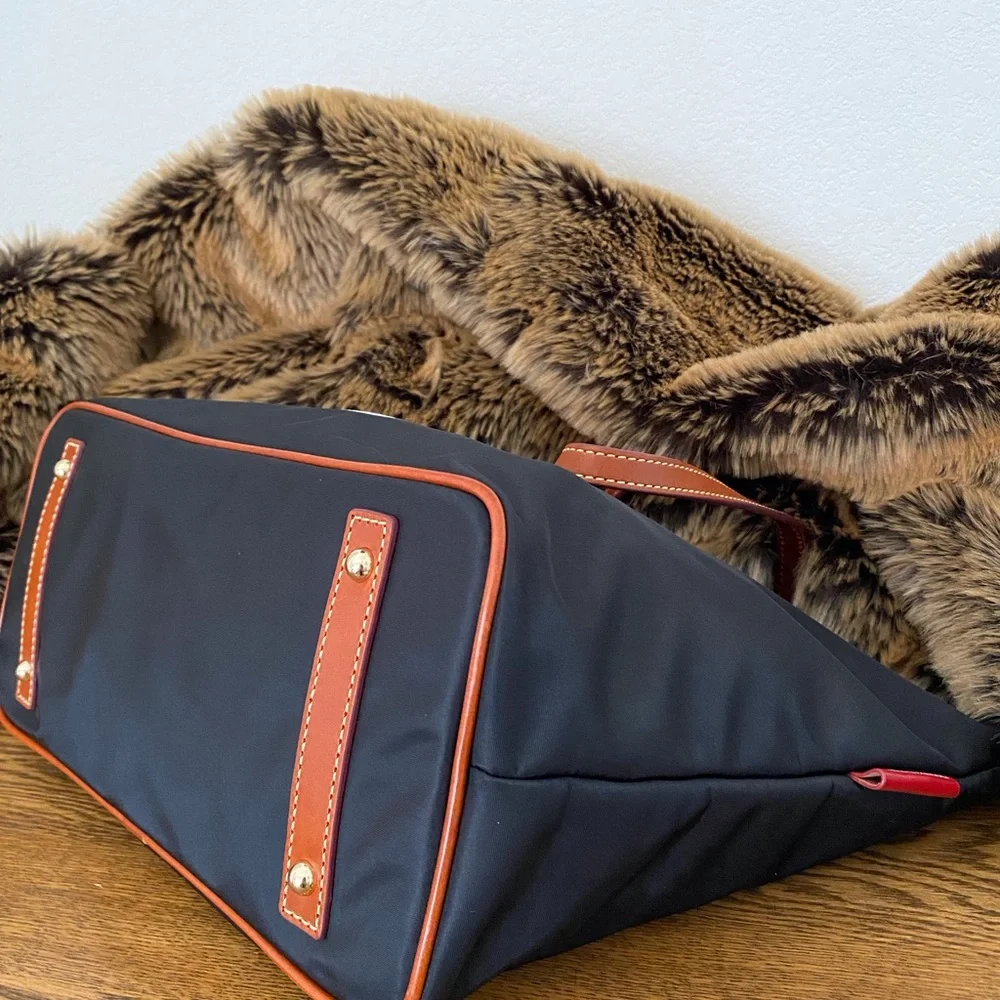 Dooney & Bourke Large Black Nylon NFL Chicago Bears Tote Bag!! - Picture 6 of 8